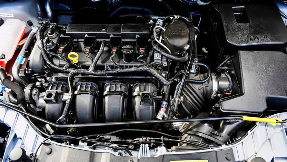 Motor de dois litros com inje&ccedil;&atilde;o direta tem 178/175 cavalos; 88% dos 22,5/21,5 mkgf de torque est&atilde;o dispon&iacute;veis a 2750 rpm | <a href="https://preprod.quatrorodas.abril.com.br/carros/impressoes/ford-focus-fastback-889520.shtml" rel="migration">Leia mais</a>