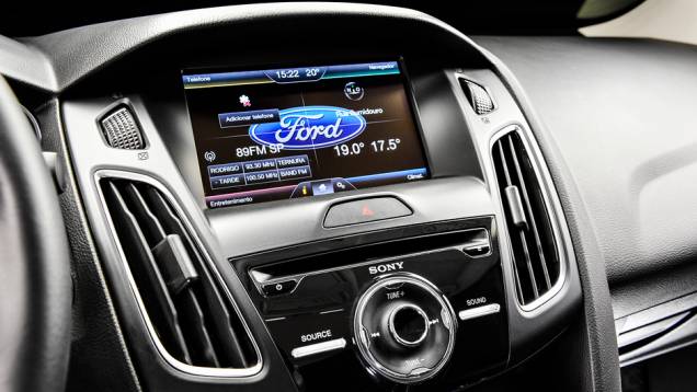 ... Além de tela sensível ao toque de 8 polegadas com GPS e sistema de som da Sony com 9 alto-falantes | <a href="https://preprod.quatrorodas.abril.com.br/carros/impressoes/ford-focus-fastback-889520.shtml" rel="migration">Leia mais</a> ... Além de tela sensível ao toque de 8 polegadas com GPS e sistema de som da Sony com 9 alto-falantes | <a href="https://preprod.quatrorodas.abril.com.br/carros/impressoes/ford-focus-fastback-889520.shtml" rel="migration">Leia mais</a>