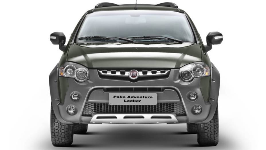 Por falar na vers&atilde;o aventureira, olha ela a&iacute;: grade cromada e para-choque frontal s&atilde;o in&eacute;ditos | <a href="https://preprod.quatrorodas.abril.com.br/carros/lancamentos/fiat-palio-weekend-siena-strada-2013-688581.shtml" rel="migration">Leia mais</a>