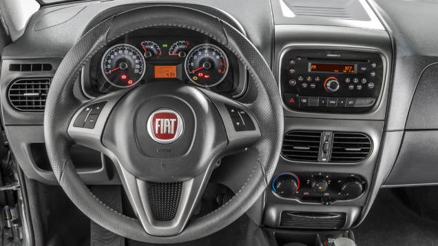 O painel também foi discretamente redesnehado, com direito a novas saídas de ar-condicionado e volante com comandos de som nas versões mais caras | <a href="https://preprod.quatrorodas.abril.com.br/carros/lancamentos/fiat-palio-weekend-siena-strada-2013-688581.shtm" rel="migration"></a> O painel também foi discretamente redesnehado, com direito a novas saídas de ar-condicionado e volante com comandos de som nas versões mais caras | <a href="https://preprod.quatrorodas.abril.com.br/carros/lancamentos/fiat-palio-weekend-siena-strada-2013-688581.shtm" rel="migration"></a>
