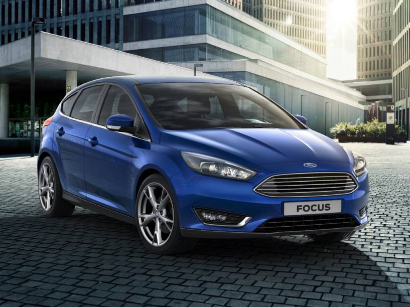 <strong>Ford Focus/Focus Fastback &ndash;</strong>&nbsp;Com foco em custo-benef&iacute;cio (o que se perdeu ao longo do tempo), a linha Focus ganhou cara nova. <a href="https://preprod.quatrorodas.abril.com.br/materia/ford-focus-fastback-889520" rel="Para o sed&atilde;" target="_blank">Para o sed&atilde;</a>, a principal novidade foi a ado&ccedil;&atilde;o do &ldquo;sobrenome&rdquo; Fastback.&nbsp;