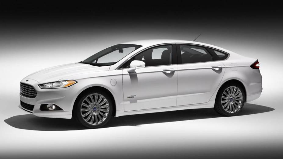 A versão híbrida agora usa baterias de íon-lítio | <a href="https://preprod.quatrorodas.abril.com.br/salao-do-automovel/2012/carros/fusion-706006.shtml" rel="migration">Leia mais</a> A versão híbrida agora usa baterias de íon-lítio | <a href="https://preprod.quatrorodas.abril.com.br/salao-do-automovel/2012/carros/fusion-706006.shtml" rel="migration">Leia mais</a>