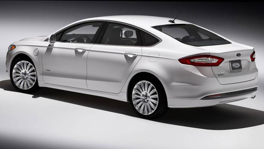 Na traseira, o visual é um pouco mais discreto | <a href="https://preprod.quatrorodas.abril.com.br/salao-do-automovel/2012/carros/fusion-706006.shtml" rel="migration">Leia mais</a> Na traseira, o visual é um pouco mais discreto | <a href="https://preprod.quatrorodas.abril.com.br/salao-do-automovel/2012/carros/fusion-706006.shtml" rel="migration">Leia mais</a>