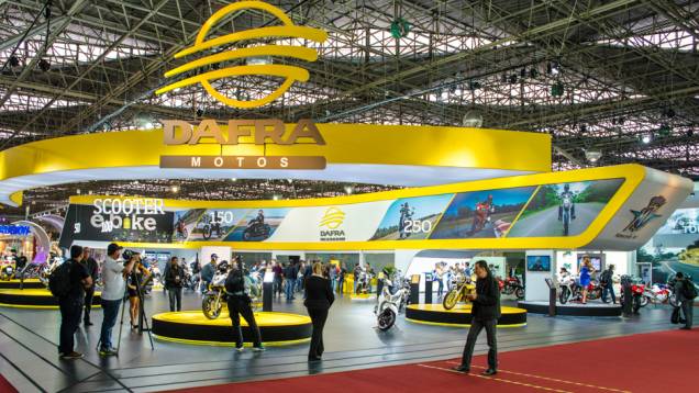 Estande da Dafra no Salão Duas Rodas 2013 | <a href="https://preprod.quatrorodas.abril.com.br/moto/noticias/dafra-apresenta-novos-modelos-salao-duas-rodas-756438.shtml" rel="migration">Leia mais</a> Estande da Dafra no Salão Duas Rodas 2013 | <a href="https://preprod.quatrorodas.abril.com.br/moto/noticias/dafra-apresenta-novos-modelos-salao-duas-rodas-756438.shtml" rel="migration">Leia mais</a>