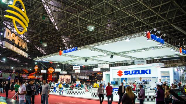 Estande da Suzuki no Salão Duas Rodas 2013 | <a href="https://preprod.quatrorodas.abril.com.br/moto/noticias/suzuki-exibe-inazuma-salao-duas-rodas-756473.shtml" rel="migration">Leia mais</a> Estande da Suzuki no Salão Duas Rodas 2013 | <a href="https://preprod.quatrorodas.abril.com.br/moto/noticias/suzuki-exibe-inazuma-salao-duas-rodas-756473.shtml" rel="migration">Leia mais</a>
