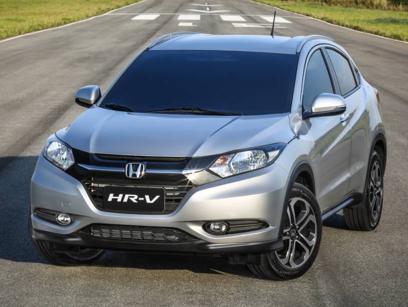 <strong>Honda HR-V –</strong> Um dos lançamentos mais importantes do ano, <a href="https://preprod.quatrorodas.abril.com.br/materia/honda-hr-v-exl-848201" rel="o HR-V tornou-se o líder do segmento" target="_blank">o HR-V tornou-se o líder do segmento</a> em 2015, à frente do também novato Jeep Renegade e dos veteranos EcoSport e Duster. 