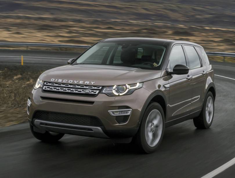 <strong>Land Rover Discovery Sport</strong> – Substituto do Freelander, <a href="https://preprod.quatrorodas.abril.com.br/materia/discovery-sport-diesel-927143" rel="o Discovery Sport chegou ao Brasil no início de 2015" target="_blank">o Discovery Sport chegou ao Brasil no início de 2015</a>. Disponível inicialmente com motor 2.0 turbo, ganhou também um 2.2 turbo diesel de 190 cv. 