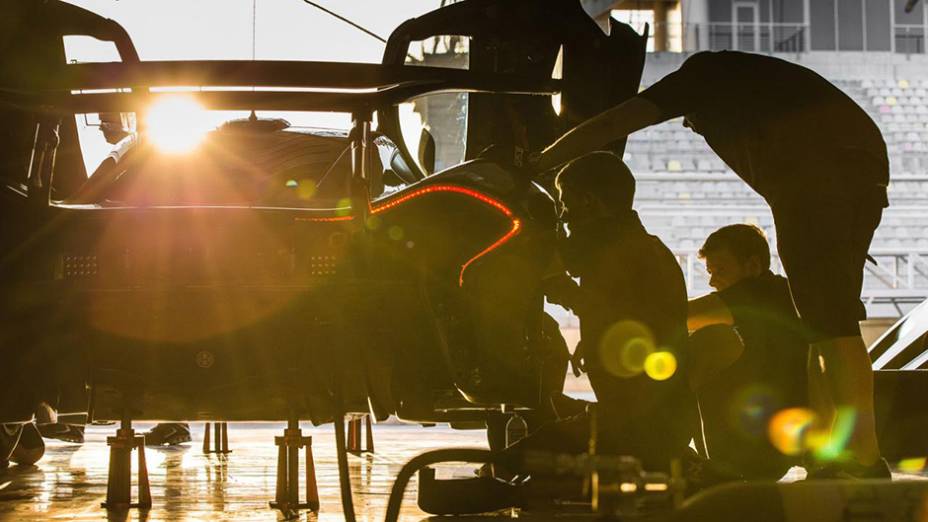Marca vai disponibilizar testes com equipe para que o cliente se sinta como um verdadeiro "piloto" | <a href="https://preprod.quatrorodas.abril.com.br/noticias/fabricantes/mclaren-revela-gtr-p1-volante-f1-807366.shtml" rel="migration">Leia mais</a>