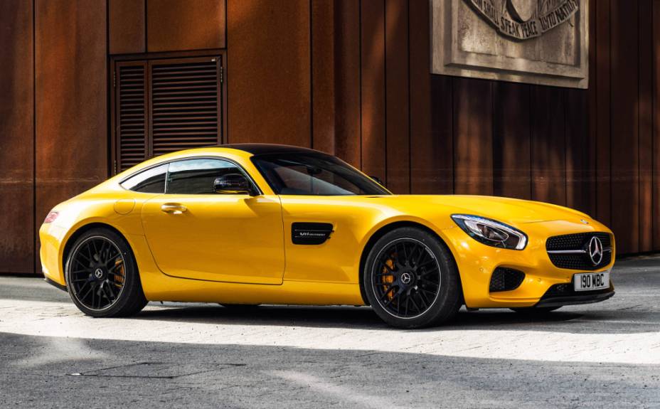 <strong>Mercedes-Benz AMG GT</strong> – O “substituto” do SLS <a href="https://preprod.quatrorodas.abril.com.br/materia/mercedes-benz-amg-gt-914143/" rel="desembarcou no Brasil na versão mais apimentada" target="_blank">chegou ao Brasil na versão mais apimentada</a>, S, com motor V8 4.0 biturbo de 510 cv. De olho no Porsche 911, vai de 0 a 100 km/h em 4,1 segundos.