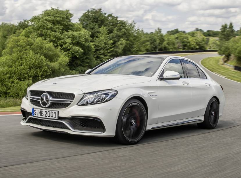 <strong>Mercedes-AMG C 63 S</strong> – Junto do superesportivo AMG GT, com quem compartilha o motor de V8 4.0 biturbo de 510 cv, o C 63 S veio ao país em sua versão mais poderosa.