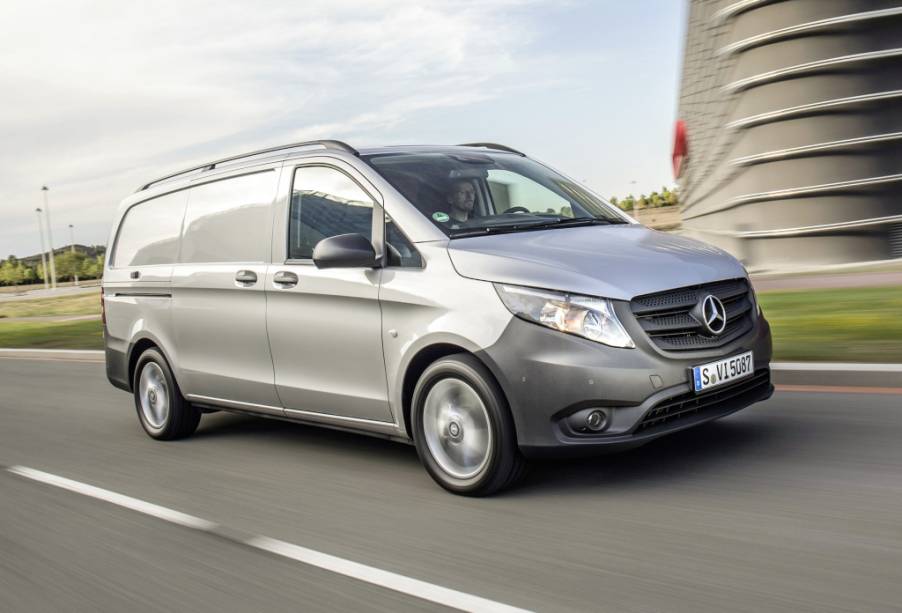 <strong>Mercedes-Benz Vito –</strong> Fechando o 2015 da Mercedes para o Brasil, o Vito chegou em versões para carga e para passageiros, podendo levar até sete ocupantes ou 6m³ e 1 225 kg úteis.