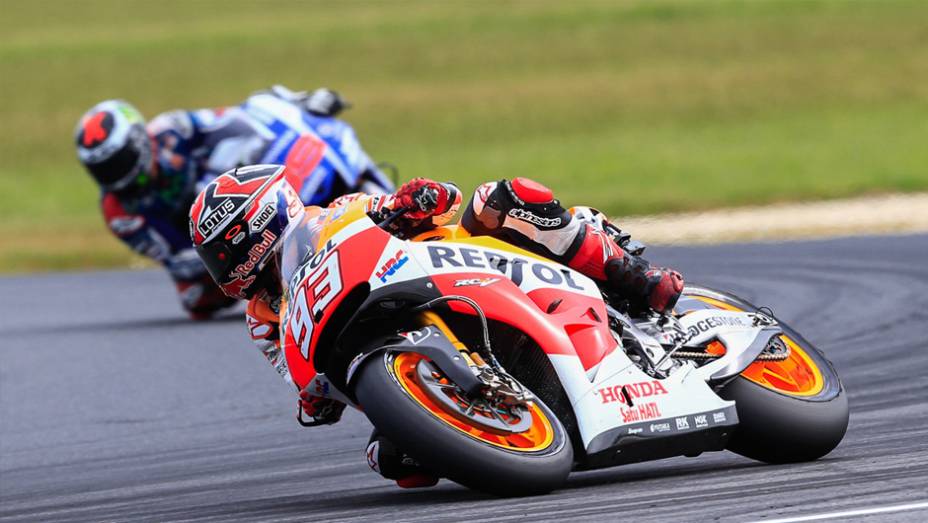 MotoGP 2014 em Phillip Island, Austrália | <a href="https://preprod.quatrorodas.abril.com.br/moto/noticias/motogp-valentino-rossi-vence-etapa-phillip-island-806658.shtml" rel="migration">Leia mais</a>