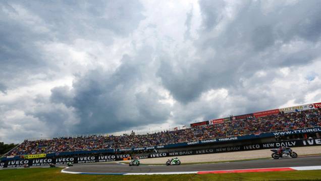 Pista lotada para a MotoGP | <a href="https://preprod.quatrorodas.abril.com.br/moto/noticias/pela-oitava-vez-consecutiva-vitoria-marquez-motogp-787522.shtml" rel="migration">Leia mais</a> Pista lotada para a MotoGP | <a href="https://preprod.quatrorodas.abril.com.br/moto/noticias/pela-oitava-vez-consecutiva-vitoria-marquez-motogp-787522.shtml" rel="migration">Leia mais</a>