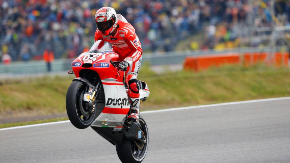 Belas imagens de Assen | <a href="https://preprod.quatrorodas.abril.com.br/moto/noticias/pela-oitava-vez-consecutiva-vitoria-marquez-motogp-787522.shtml" rel="migration">Leia mais</a>