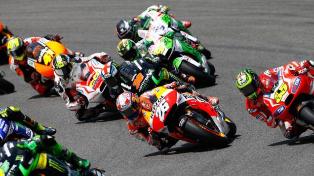 Primeira volta com várias disputas em Mugello | <a href="https://preprod.quatrorodas.abril.com.br/moto/noticias/marquez-bate-lorenzo-briga-acirrada-garante-sexta-vitoria-784758.shtml" rel="migration">Leia mais</a> Primeira volta com várias disputas em Mugello | <a href="https://preprod.quatrorodas.abril.com.br/moto/noticias/marquez-bate-lorenzo-briga-acirrada-garante-sexta-vitoria-784758.shtml" rel="migration">Leia mais</a>