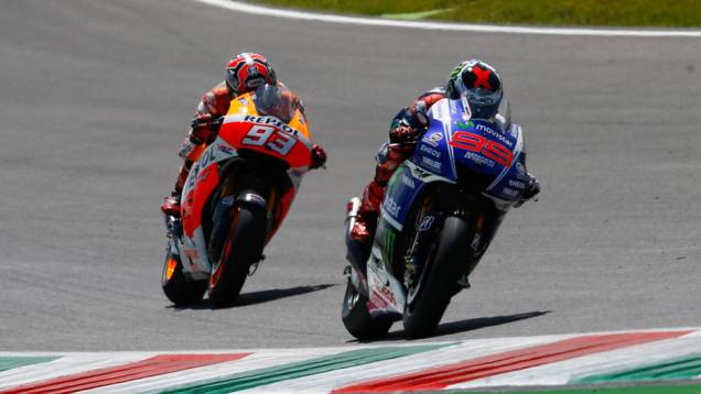 Duelo de Jorge Lorenzo e Marc Márquez pela vitória foi intenso | <a href="https://preprod.quatrorodas.abril.com.br/moto/noticias/marquez-bate-lorenzo-briga-acirrada-garante-sexta-vitoria-784758.shtml" rel="migration">Leia mais</a> Duelo de Jorge Lorenzo e Marc Márquez pela vitória foi intenso | <a href="https://preprod.quatrorodas.abril.com.br/moto/noticias/marquez-bate-lorenzo-briga-acirrada-garante-sexta-vitoria-784758.shtml" rel="migration">Leia mais</a>