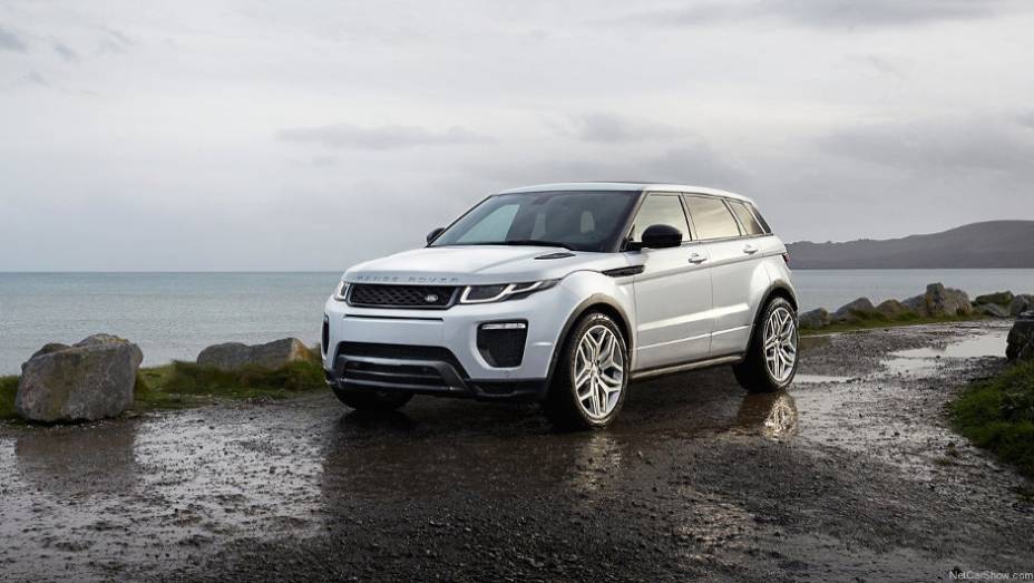 Repaginado, SUV ganhou retoques nos far&oacute;is e nas lanternas, que agora possuem luzes de LED | <a href="https://preprod.quatrorodas.abril.com.br/noticias/saloes/genebra-2015/evoque-reestilizado-estreia-genebra-839480.shtml" rel="migration">Leia mais</a>