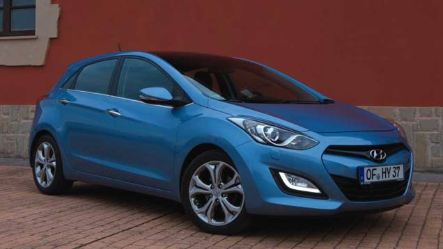 Hyundai i30: além do visual mais invocado, o i30 troca o motor 2.0 de 145 cv por um 1.6, provavelmente o de injeção multiponto com 128 cv | <a href="https://preprod.quatrorodas.abril.com.br/salao-do-automovel/2012/carros/i30-703958.shtml" target="_blank" rel="migration">Leia mais</a> Hyundai i30: além do visual mais invocado, o i30 troca o motor 2.0 de 145 cv por um 1.6, provavelmente o de injeção multiponto com 128 cv | <a href="https://preprod.quatrorodas.abril.com.br/salao-do-automovel/2012/carros/i30-703958.shtml" target="_blank" rel="migration">Leia mais</a>