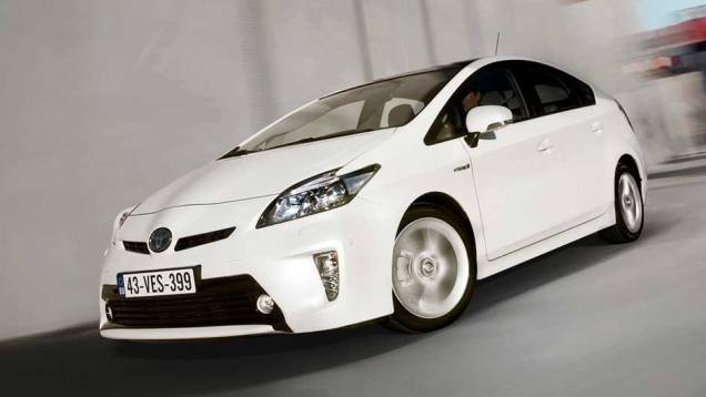 Toyota Prius: movido por um motor a gasolina com 98 cv e outro elétrico com 40 cv, ele transformou a marca em sinônimo de sustentabilidade | <a href="https://preprod.quatrorodas.abril.com.br/salao-do-automovel/2012/carros/prius-703953.shtml" target="_blank" rel="migration">Leia m</a> Toyota Prius: movido por um motor a gasolina com 98 cv e outro elétrico com 40 cv, ele transformou a marca em sinônimo de sustentabilidade | <a href="https://preprod.quatrorodas.abril.com.br/salao-do-automovel/2012/carros/prius-703953.shtml" target="_blank" rel="migration">Leia m</a>