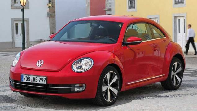 Volkswagen Fusca: chamado de Beetle nos Estados Unidos, o compacto virá para cá com o moderno motor 2.0 turbo de 200 cv | <a href="https://preprod.quatrorodas.abril.com.br/salao-do-automovel/2012/carros/fusca-703948.shtml" target="_blank" rel="migration">Leia mais</a> Volkswagen Fusca: chamado de Beetle nos Estados Unidos, o compacto virá para cá com o moderno motor 2.0 turbo de 200 cv | <a href="https://preprod.quatrorodas.abril.com.br/salao-do-automovel/2012/carros/fusca-703948.shtml" target="_blank" rel="migration">Leia mais</a>