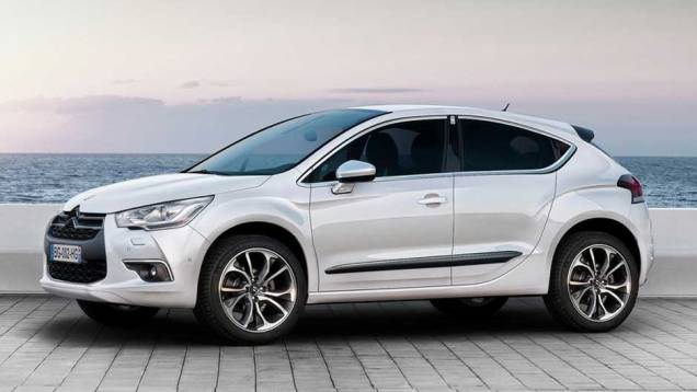 Citroën DS4: embora lembre bastante a nova geração do C4, o modelo chama atenção pelo requinte e pelo eficiente motor 1.6 THP | <a href="https://preprod.quatrorodas.abril.com.br/salao-do-automovel/2012/carros/ds4-703945.shtml" target="_blank" rel="migration">Leia mais</a> Citroën DS4: embora lembre bastante a nova geração do C4, o modelo chama atenção pelo requinte e pelo eficiente motor 1.6 THP | <a href="https://preprod.quatrorodas.abril.com.br/salao-do-automovel/2012/carros/ds4-703945.shtml" target="_blank" rel="migration">Leia mais</a>