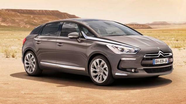 Citroën DS5: com estilo arrojado, ele é um perfeito exemplo de crossover, mesclando características de hatch, perua e até SUV | <a href="https://preprod.quatrorodas.abril.com.br/salao-do-automovel/2012/carros/ds5-703947.shtml" target="_blank" rel="migration">Leia mais</a> Citroën DS5: com estilo arrojado, ele é um perfeito exemplo de crossover, mesclando características de hatch, perua e até SUV | <a href="https://preprod.quatrorodas.abril.com.br/salao-do-automovel/2012/carros/ds5-703947.shtml" target="_blank" rel="migration">Leia mais</a>