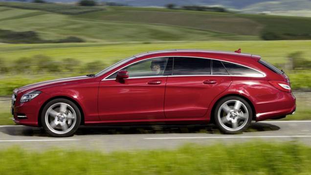 Olhando de perfil fica nítida a semelhança com o cupê | <a href="https://preprod.quatrorodas.abril.com.br/saloes/paris/2012/mercedes-benz-cls-shooting-brake-702440.shtml" rel="migration">Leia mais</a> Olhando de perfil fica nítida a semelhança com o cupê | <a href="https://preprod.quatrorodas.abril.com.br/saloes/paris/2012/mercedes-benz-cls-shooting-brake-702440.shtml" rel="migration">Leia mais</a>