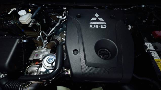 Motor turbodiesel 2.4 com caixa de câmbio automática de oito velocidades | <a href="https://preprod.quatrorodas.abril.com.br/noticias/fabricantes/mitsubishi-revela-nova-pajero-sport-892720.shtml" target="_blank" rel="migration">Leia mais</a> Motor turbodiesel 2.4 com caixa de câmbio automática de oito velocidades | <a href="https://preprod.quatrorodas.abril.com.br/noticias/fabricantes/mitsubishi-revela-nova-pajero-sport-892720.shtml" target="_blank" rel="migration">Leia mais</a>
