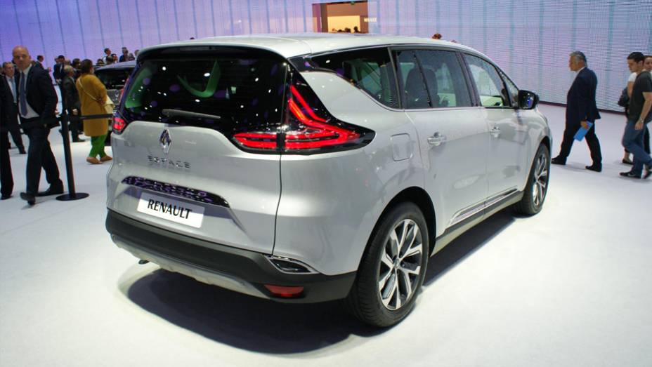 Renault lançou novo Espace no Salão de Paris | <a href="https://preprod.quatrorodas.abril.com.br/noticias/saloes/paris-2014/novo-espace-chega-cara-crossover-802372.shtml" rel="migration">Leia mais</a>