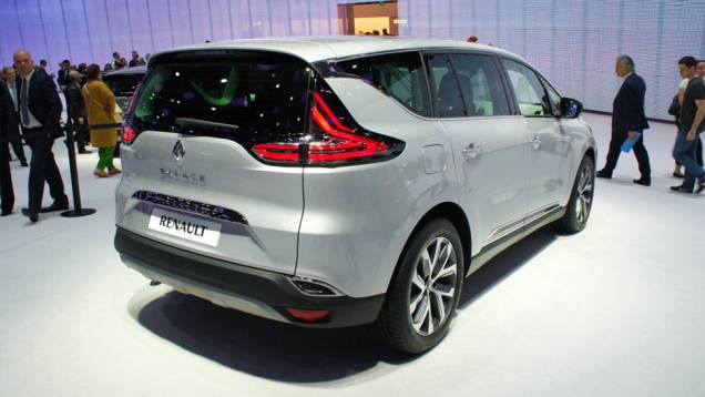 Renault lançou novo Espace no Salão de Paris | <a href="https://preprod.quatrorodas.abril.com.br/noticias/saloes/paris-2014/novo-espace-chega-cara-crossover-802372.shtml" rel="migration">Leia mais</a> Renault lançou novo Espace no Salão de Paris | <a href="https://preprod.quatrorodas.abril.com.br/noticias/saloes/paris-2014/novo-espace-chega-cara-crossover-802372.shtml" rel="migration">Leia mais</a>