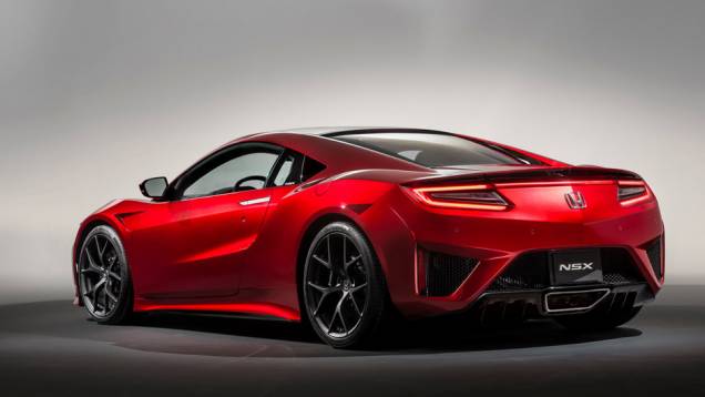 Embora seja baseado no carro-conceito de mesmo nome, o NSX foi projetado inteiramente nos EUA sob a liderança da designer Michelle Christensen | <a href="https://preprod.quatrorodas.abril.com.br/noticias/saloes/genebra-2015/honda-revela-nsx-europeu-842884.shtml" rel="migration"></a> Embora seja baseado no carro-conceito de mesmo nome, o NSX foi projetado inteiramente nos EUA sob a liderança da designer Michelle Christensen | <a href="https://preprod.quatrorodas.abril.com.br/noticias/saloes/genebra-2015/honda-revela-nsx-europeu-842884.shtml" rel="migration"></a>