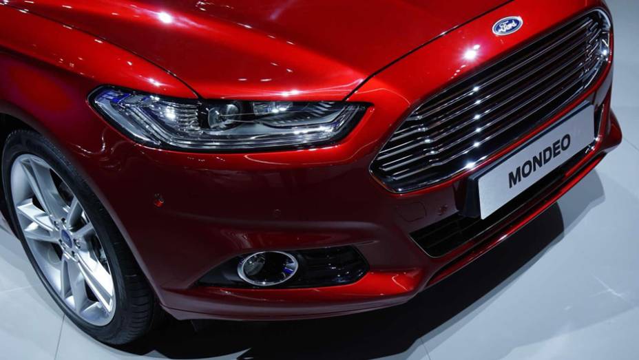 Ford Mondeo 2015 europeu | <a href="https://preprod.quatrorodas.abril.com.br/noticias/saloes/paris-2014/ford-mostra-mondeo-europeu-salao-paris-804106.shtml" rel="migration">Leia mais</a>