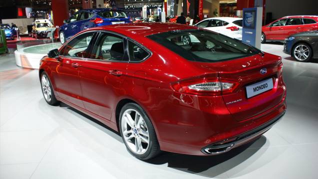 Mondeo terá versões a gasolina, diesel e uma híbrida | <a href="https://preprod.quatrorodas.abril.com.br/noticias/saloes/paris-2014/ford-mostra-mondeo-europeu-salao-paris-804106.shtml" rel="migration">Leia mais</a> Mondeo terá versões a gasolina, diesel e uma híbrida | <a href="https://preprod.quatrorodas.abril.com.br/noticias/saloes/paris-2014/ford-mostra-mondeo-europeu-salao-paris-804106.shtml" rel="migration">Leia mais</a>