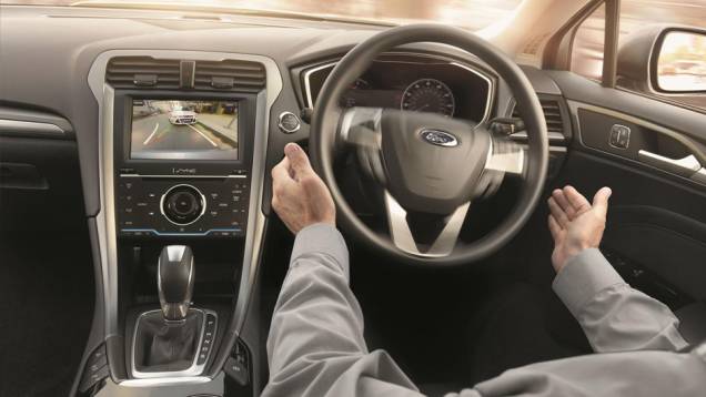 Conforto na cabine e sistema Active Park Assist que estaciona o modelo sozinho | <a href="https://preprod.quatrorodas.abril.com.br/noticias/saloes/paris-2014/ford-mostra-mondeo-europeu-salao-paris-804106.shtml" rel="migration">Leia mais</a> Conforto na cabine e sistema Active Park Assist que estaciona o modelo sozinho | <a href="https://preprod.quatrorodas.abril.com.br/noticias/saloes/paris-2014/ford-mostra-mondeo-europeu-salao-paris-804106.shtml" rel="migration">Leia mais</a>