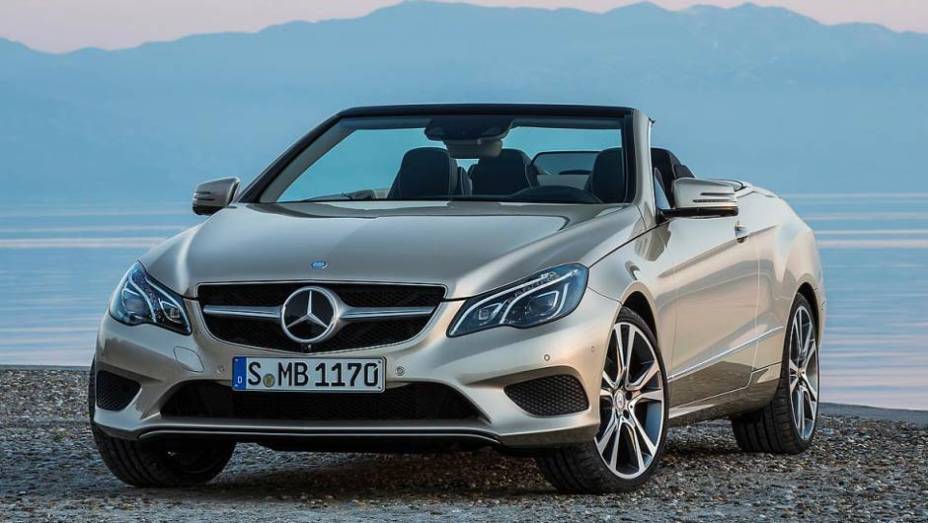 As principais mudanças foram feitas na frente: os antigos faróis duplos fazem parte do passado | <a href="https://preprod.quatrorodas.abril.com.br/saloes/detroit/2013/mercedes-benz-classe-coupe-cabriolet-730406.shtml" rel="migration">Leia mais</a>