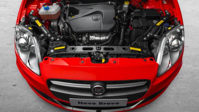 Nenhuma mudança debaixo do capô: o T-Jet continua com o motor 1.4 Turbo | <a href="https://preprod.quatrorodas.abril.com.br/noticias/fabricantes/fiat-lanca-bravo-reestilizado-831820.shtml" rel="migration">Leia mais</a> Nenhuma mudança debaixo do capô: o T-Jet continua com o motor 1.4 Turbo | <a href="https://preprod.quatrorodas.abril.com.br/noticias/fabricantes/fiat-lanca-bravo-reestilizado-831820.shtml" rel="migration">Leia mais</a>