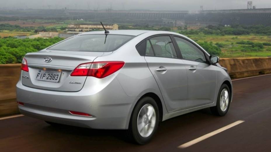 Quando chegar ao mercado, o HB20S ter&aacute; a forte concorr&ecirc;ncia de Fiat Grand Siena, VW Voyage e o renovado Chevrolet Prisma | <a href="https://preprod.quatrorodas.abril.com.br/noticias/fabricantes/hyundai-hb20-seda-chega-r-39-495-735145.shtml" rel="migration">Leia mais</a>