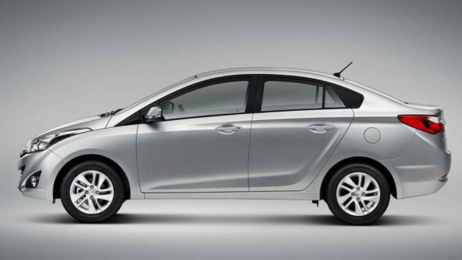 O desenho das janelas de tr&aacute;s &eacute; diferente em rela&ccedil;&atilde;o ao hatch | <a href="https://preprod.quatrorodas.abril.com.br/noticias/fabricantes/hyundai-hb20-seda-chega-r-39-495-735145.shtml" rel="migration">Leia mais</a>