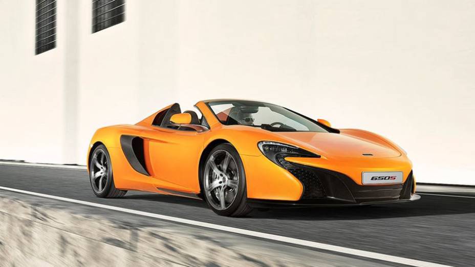 Assim como o cup&ecirc;, o 650S Spider tem um motor 3.8 V8 biturbo, com 650 cv e torque m&aacute;ximo de 69,1 mkgf | <a href="https://preprod.quatrorodas.abril.com.br/noticias/saloes/genebra-2014/mclaren-revela-650s-spider-775286.shtml" rel="migration">Leia mais</a>
