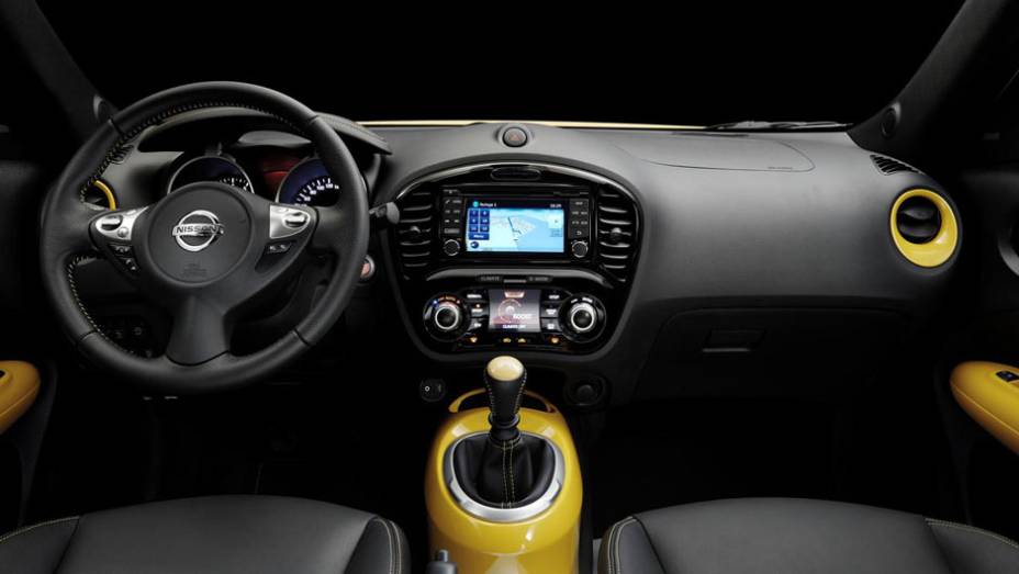 O interior ainda é atual, e talvez por isso é que mudou pouco | <a href="https://preprod.quatrorodas.abril.com.br/noticias/saloes/genebra-2014/nissan-renova-crossover-juke-775338.shtml" rel="migration">Leia mais</a>