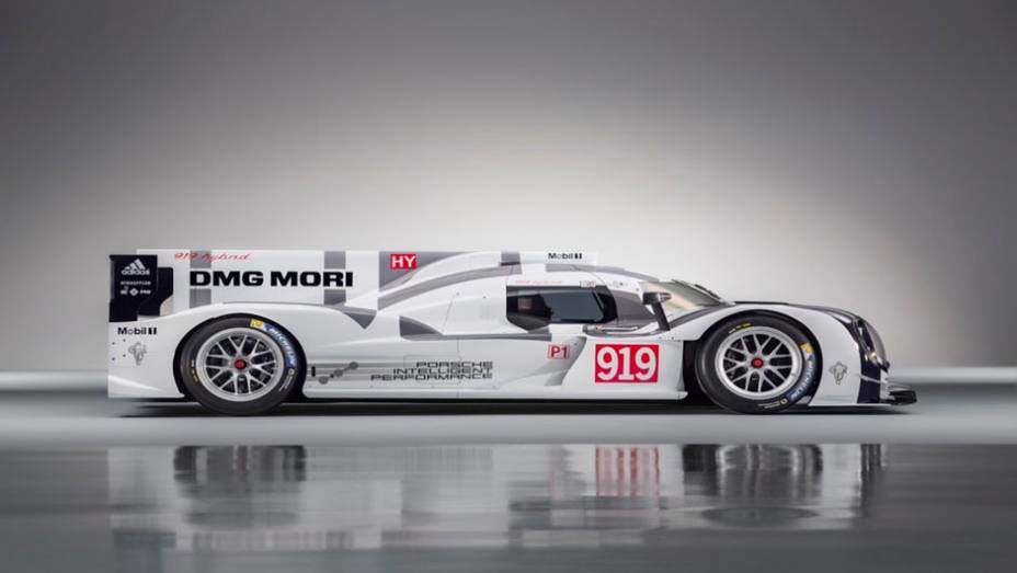 Modelo disputa a WEC na categoria LMP1| <a href="https://preprod.quatrorodas.abril.com.br/noticias/saloes/genebra-2014/porsche-apresenta-carro-busca-titulo-775344.shtml" rel="migration">Leia mais</a>