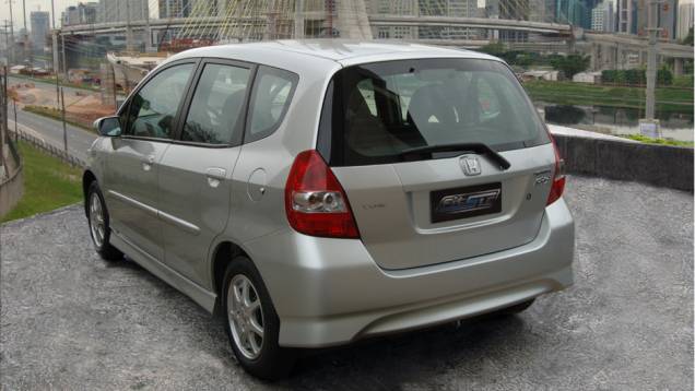 Janeiro de 2008: lançamento do Fit 1.5 S, série limitada a 1.000 unidades com apelo esportivo - apenas no visual. Em abril, chega a 200 mil unidades vendidas | <a href="%20https://preprod.quatrorodas.abril.com.br/noticias/fabricantes/honda-antecipa-detalhes-novo-fit" rel="migration"></a> Janeiro de 2008: lançamento do Fit 1.5 S, série limitada a 1.000 unidades com apelo esportivo - apenas no visual. Em abril, chega a 200 mil unidades vendidas | <a href="%20https://preprod.quatrorodas.abril.com.br/noticias/fabricantes/honda-antecipa-detalhes-novo-fit" rel="migration"></a>
