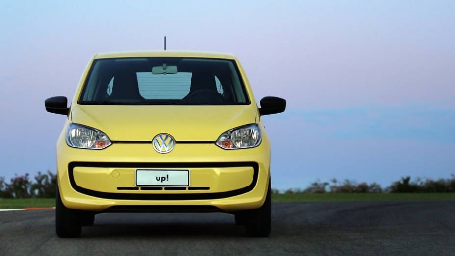 Ele será vendido em seis versões, que na verdade são só três - nós explicaremos isso em breve; a opção mais barata será a take up! (acima), R$ 26.900 (2 portas) | <a href="https://preprod.quatrorodas.abril.com.br/carros/lancamentos/volkswagen-up-772368.shtml" rel="migration">Leia</a> Ele será vendido em seis versões, que na verdade são só três - nós explicaremos isso em breve; a opção mais barata será a take up! (acima), R$ 26.900 (2 portas) | <a href="https://preprod.quatrorodas.abril.com.br/carros/lancamentos/volkswagen-up-772368.shtml" rel="migration">Leia</a>