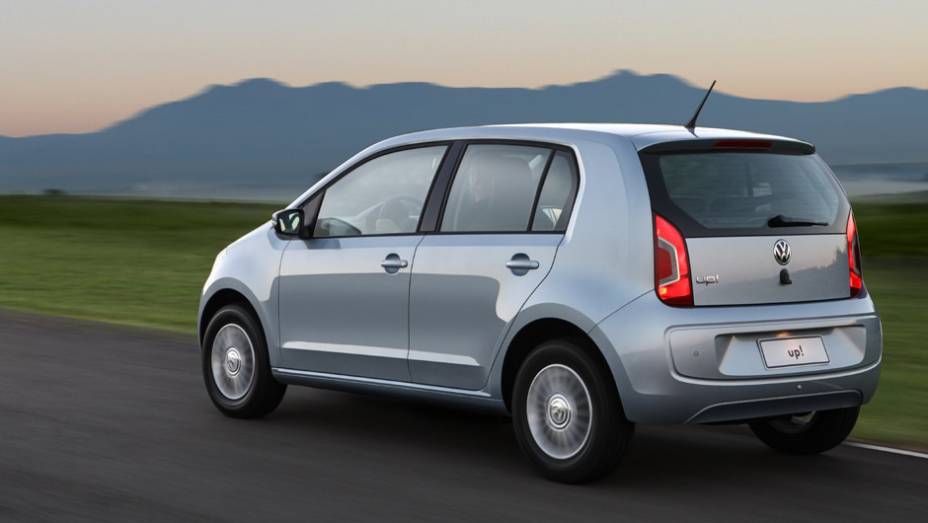 Com adereços na cor da carroceria e calotas aro 14, ele perde um pouco o ar despojado | <a href="https://preprod.quatrorodas.abril.com.br/carros/lancamentos/volkswagen-up-772368.shtml" rel="migration">Leia mais</a>