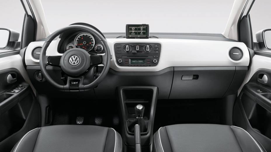 O interior tem apliques na mesma tonalidade do exterior e v&aacute;rios itens est&eacute;ticos que deixam a cabine mais agrad&aacute;vel de se ver | <a href="https://preprod.quatrorodas.abril.com.br/carros/lancamentos/volkswagen-up-772368.shtml" rel="migration">Leia mais</a>