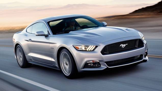 De fato o desenho dos faróis e da grade lembram o sedã, mas também não tiraram a personalidade do <em>pony-car</em> | <a href="https://preprod.quatrorodas.abril.com.br/carros/lancamentos/ford-mustang-2015-762332.shtml" rel="migration">Leia mais</a> De fato o desenho dos faróis e da grade lembram o sedã, mas também não tiraram a personalidade do <em>pony-car</em> | <a href="https://preprod.quatrorodas.abril.com.br/carros/lancamentos/ford-mustang-2015-762332.shtml" rel="migration">Leia mais</a>