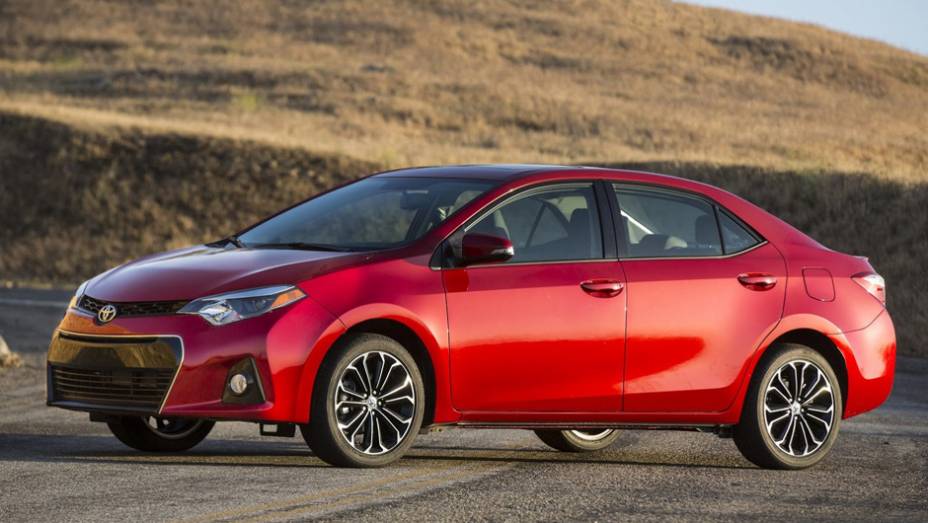 Se alguém achava difícil o Corolla ficar jovial, eis a resposta da Toyota... | <a href="https://preprod.quatrorodas.abril.com.br/noticias/fabricantes/toyota-mostra-novo-corolla-743409.shtml" rel="migration">Leia mais</a> | <a href="https://preprod.quatrorodas.abril.com.br/galerias/toyota/" rel="migration"></a>