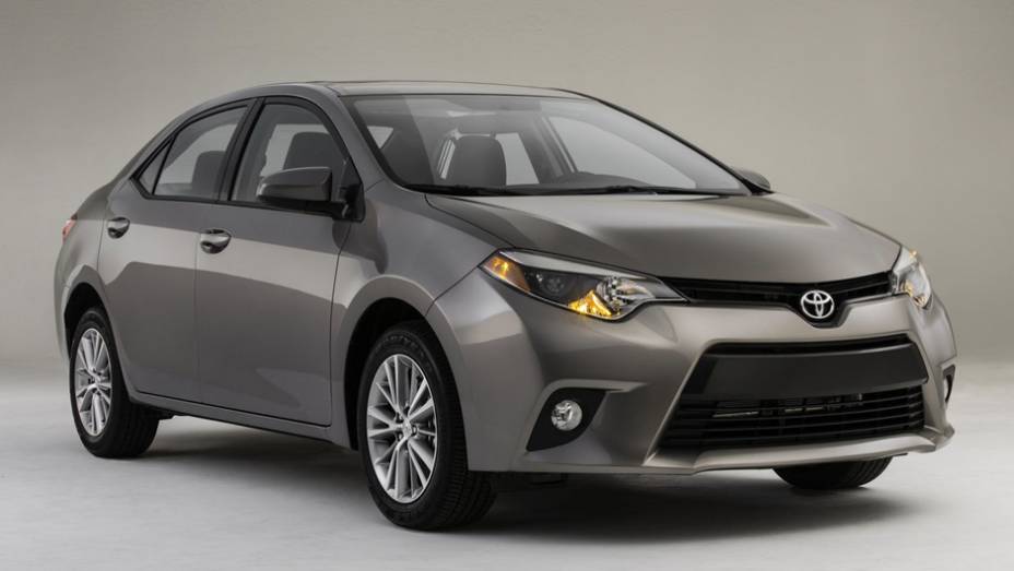 Nas versões mais comportadas o Corolla perde um pouco de esportividade, mas permanece moderno | <a href="https://preprod.quatrorodas.abril.com.br/noticias/fabricantes/toyota-mostra-novo-corolla-743409.shtml" rel="migration">Leia mais</a> | <a href="https://preprod.quatrorodas.abril.com.br" rel="migration"></a>