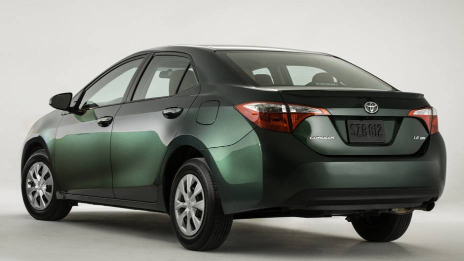Nos EUA, o Corolla será vendido com duas opções de motorização 1.8 VVTi | <a href="https://preprod.quatrorodas.abril.com.br/noticias/fabricantes/toyota-mostra-novo-corolla-743409.shtml" rel="migration">Leia mais</a> | <a href="https://preprod.quatrorodas.abril.com.br/galerias/toyota/corol" rel="migration"></a>