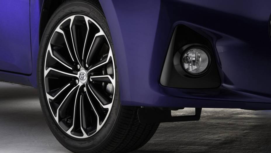 As rodas de liga leve mais esportivas são oferecidas de série na versão S | <a href="https://preprod.quatrorodas.abril.com.br/noticias/fabricantes/toyota-mostra-novo-corolla-743409.shtml" rel="migration">Leia mais</a> | <a href="https://preprod.quatrorodas.abril.com.br/galerias/toyota/cor" rel="migration"></a>